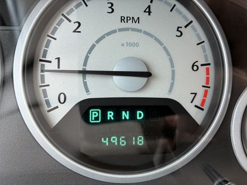 Used 2008 Chrysler Town & Country LX FWD image 8