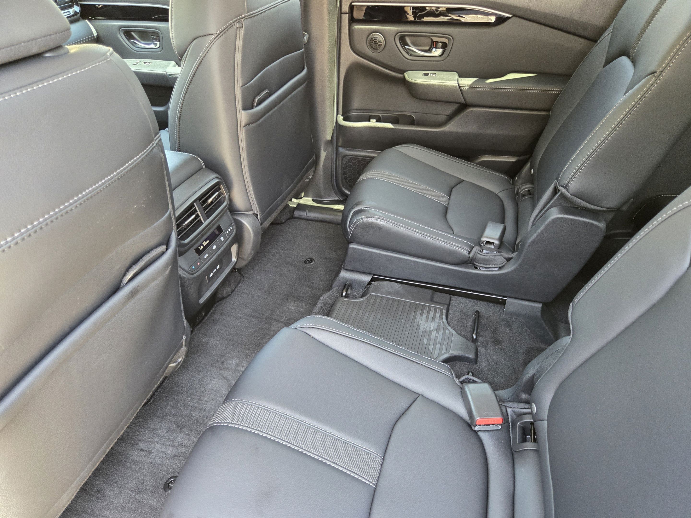 Certified 2025 Honda Pilot Touring image 27