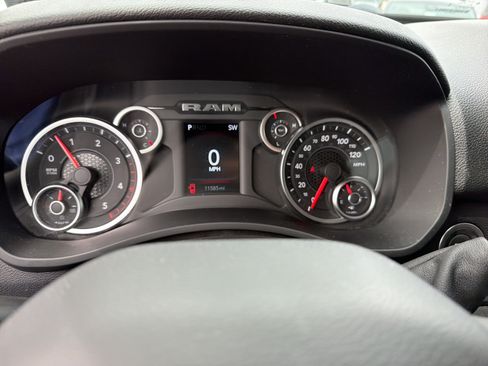 Used 2025 RAM 2500 Big Horn AWD/4WD image 18