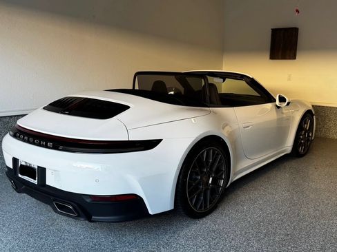 Used 2025 Porsche 911 Carrera RWD image 3