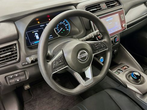 Used 2023 Nissan Leaf S image 18