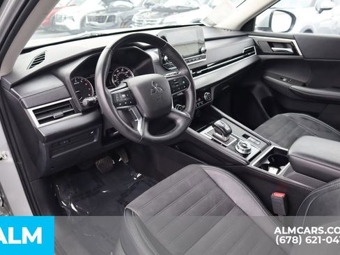 Used 2024 Mitsubishi Outlander SE image 10