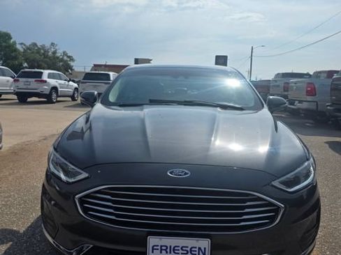 Used 2020 Ford Fusion SEL FWD image 2
