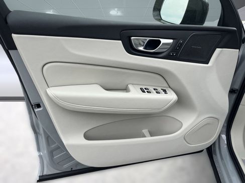 Used 2025 Volvo XC60 B5 Ultra w/ Protection Package Premier image 11
