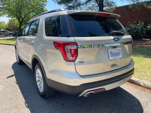 Used 2017 Ford Explorer XLT w/ Equipment Group 201A image 3