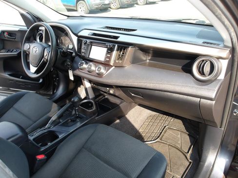 Used 2016 Toyota RAV4 LE AWD/4WD image 13