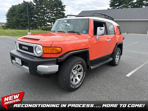 Used 2014 Toyota FJ Cruiser 4WD w/ Upgrade Package image 1