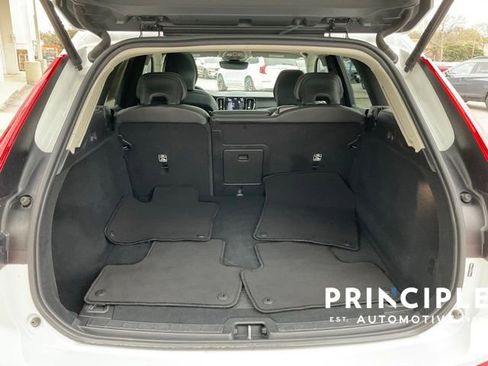 Certified 2025 Volvo XC60 B5 Core image 23