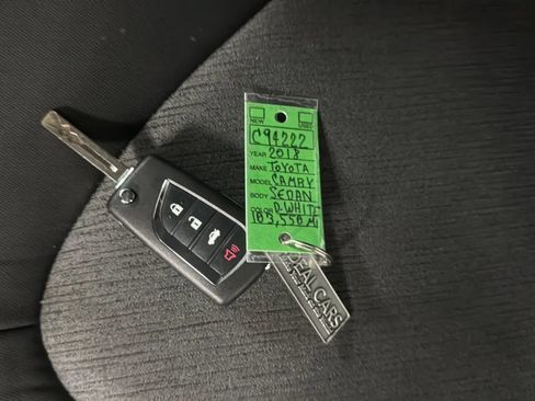 Used 2018 Toyota Camry LE FWD image 26