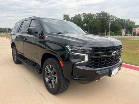 Used 2024 Chevrolet Tahoe Z71 w/ Luxury Package AWD/4WD image 9