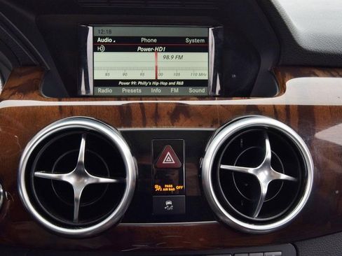 Used 2015 Mercedes-Benz GLK 350 4MATIC image 24