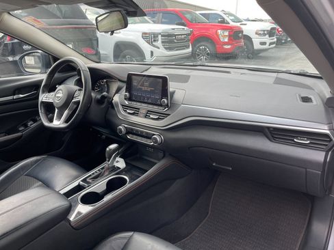 Used 2024 Nissan Altima 2.5 SR FWD image 17