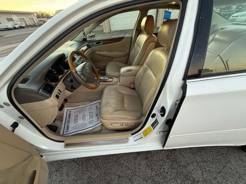 Used 2005 Lexus ES 330 image 11