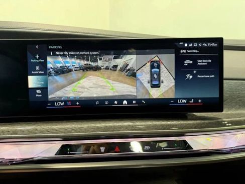 Used 2025 BMW 760i xDrive w/ Executive Package image 21