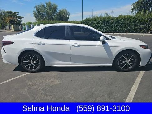 Used 2024 Toyota Camry SE FWD image 5