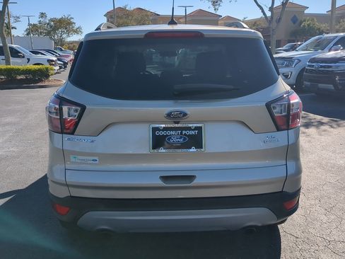 Used 2018 Ford Escape SE w/ SE Sync 3 Package image 5