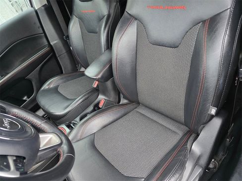 Used 2018 Jeep Compass Trailhawk image 23