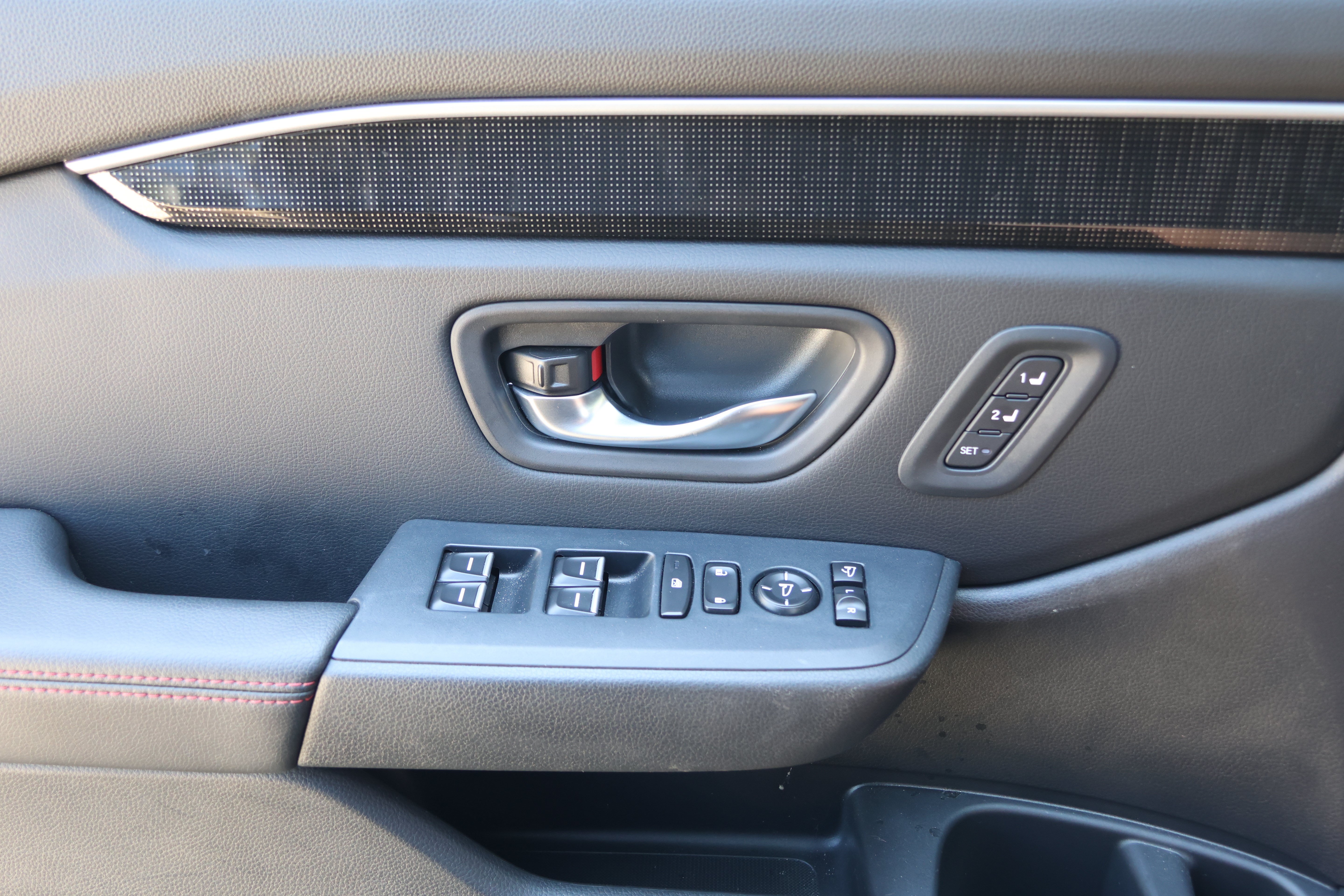 Used 2025 Honda Pilot Black Edition image 12