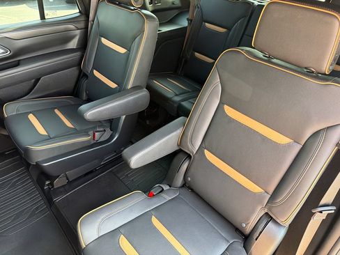 Used 2024 GMC Yukon AT4 w/ Technology Package AWD/4WD image 17