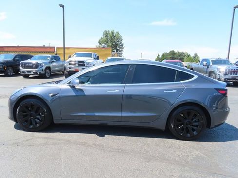 Used 2019 Tesla Model 3 Mid Range RWD image 4