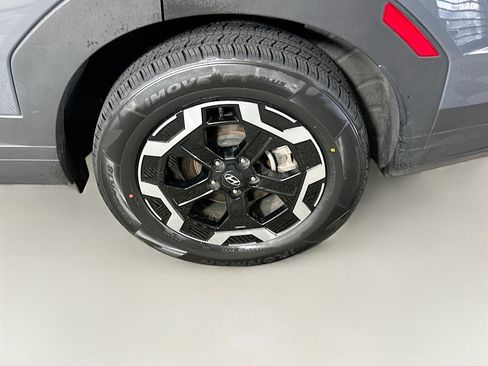 Used 2025 Hyundai Santa Fe SEL image 11