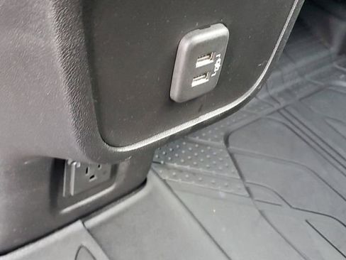 Used 2022 Chevrolet Equinox LT w/ LT True North Edition image 12