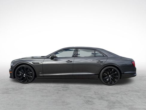 Used 2022 Bentley Flying Spur V8 image 5