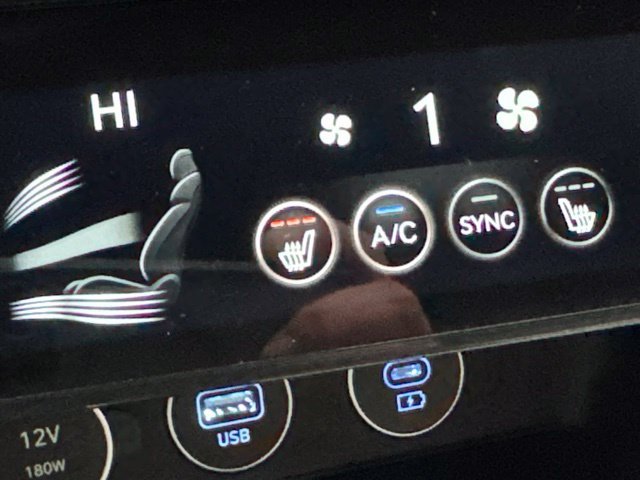 Used 2025 Genesis G70 2.5T RWD image 4