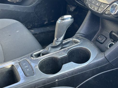 Used 2019 Chevrolet Cruze LT w/ Convenience Package image 5