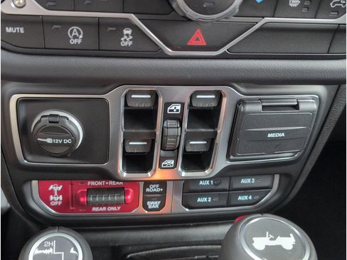 New 2025 Jeep Wrangler Rubicon w/ XTREMEE 35" Tire Package image 16