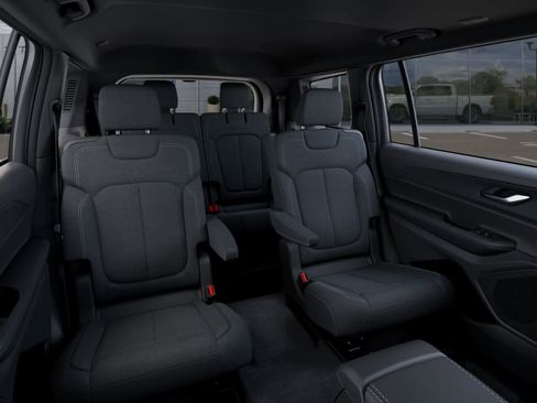 New 2025 Jeep Grand Cherokee L Laredo w/ Luxury Tech Group I AWD/4WD image 15