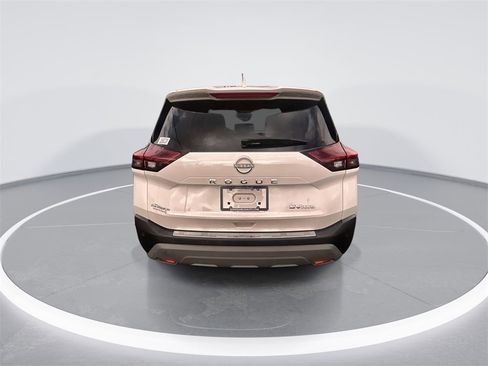 Used 2023 Nissan Rogue SV image 7
