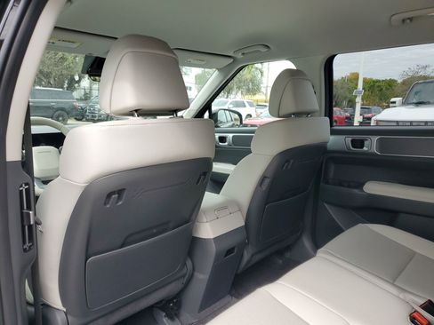 Used 2025 Hyundai Santa Fe SEL image 11