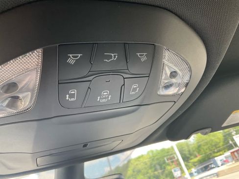 New 2027 Chrysler Pacifica Select w/ Family Tech Group FWD image 15