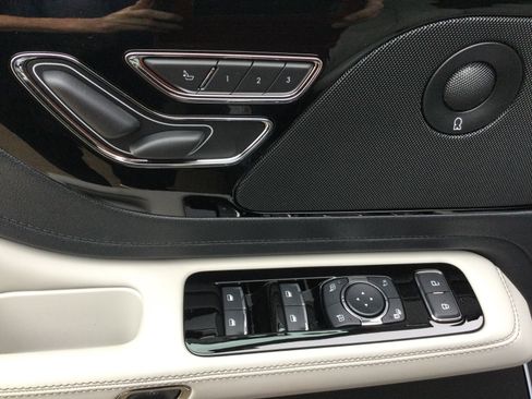 New 2026 Lincoln Aviator Reserve w/ Illumination Package AWD/4WD image 9