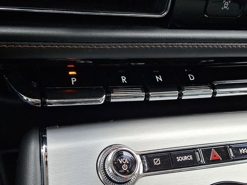 Used 2023 Lincoln Aviator AWD w/ Premium Package image 16