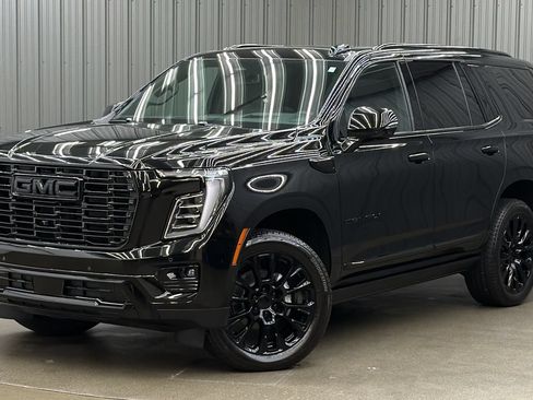 Used 2026 GMC Yukon Denali w/ Sun & Power Step Package AWD/4WD image 1