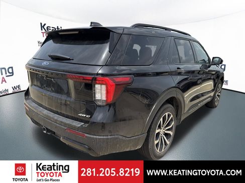 Used 2025 Ford Explorer ST-Line AWD/4WD image 7