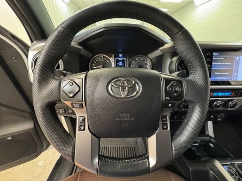 Used 2022 Toyota Tacoma Limited AWD/4WD image 28