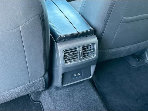 Used 2023 Nissan Rogue SV image 23