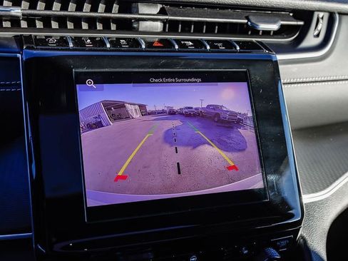 New 2025 Jeep Grand Cherokee Altitude image 25