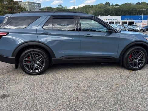 Used 2025 Ford Explorer ST AWD/4WD image 7