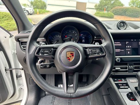 Used 2022 Porsche Macan AWD/4WD image 13