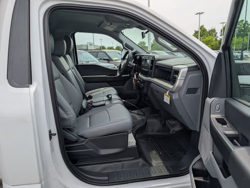 New 2026 Ford F550 4x4 Regular Cab Super Duty image 7