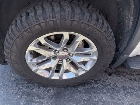 Used 2020 GMC Sierra 1500 SLT RWD image 24