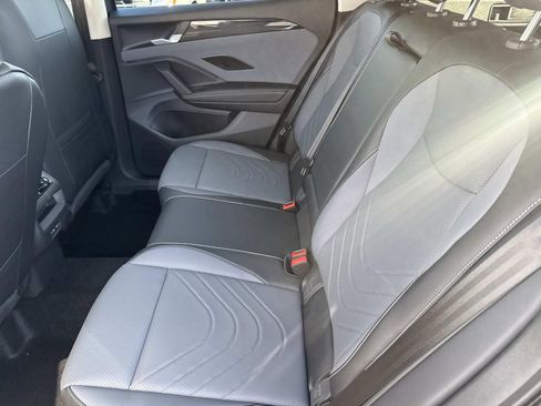 New 2026 Volkswagen Tiguan SE image 7