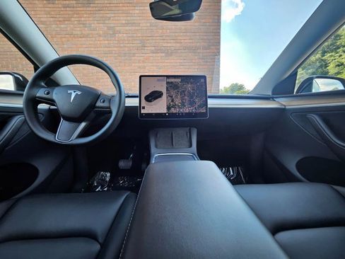 Used 2023 Tesla Model Y Long Range AWD/4WD image 40