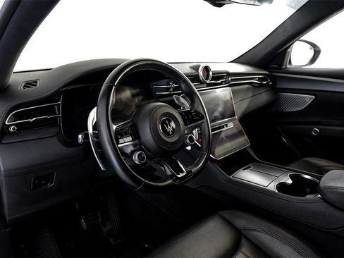 Used 2023 Maserati Grecale GT image 2