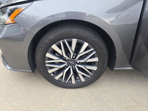 Used 2025 Nissan Altima 2.5 SV image 21