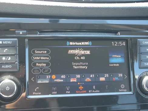 Used 2018 Nissan Rogue SV AWD/4WD image 5